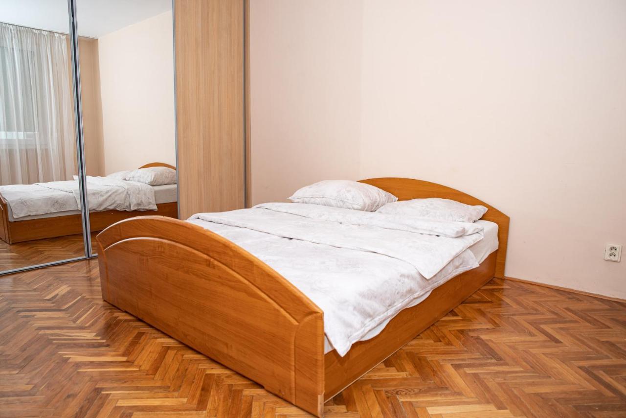 Lovely One Bedroom Apartment Nové Zámky Екстериор снимка
