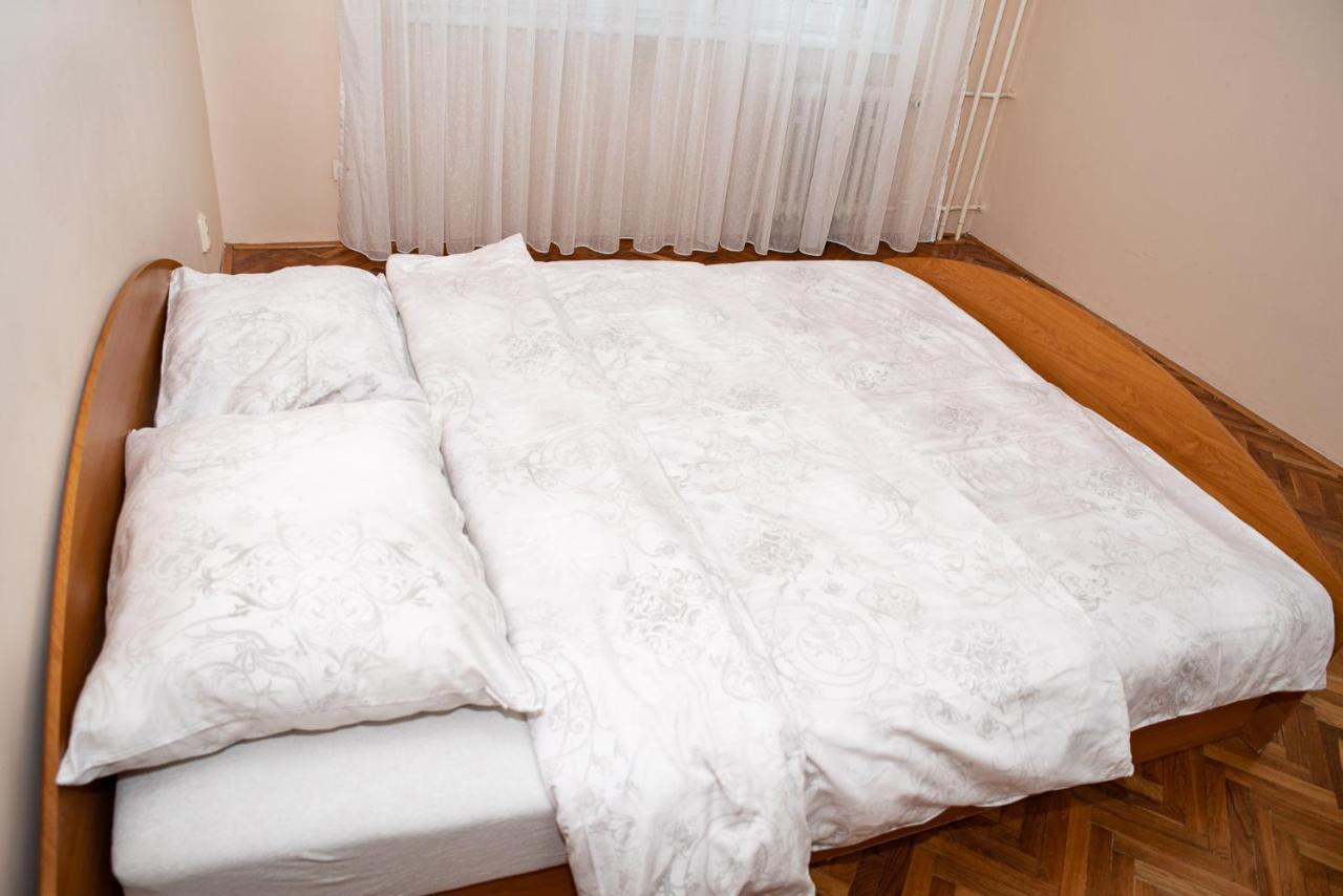Lovely One Bedroom Apartment Nové Zámky Екстериор снимка