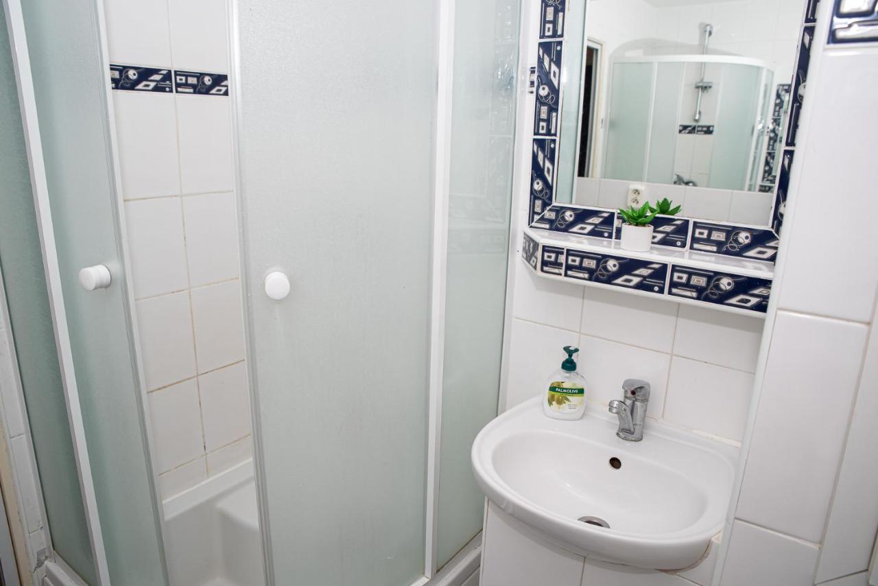 Lovely One Bedroom Apartment Nové Zámky Екстериор снимка